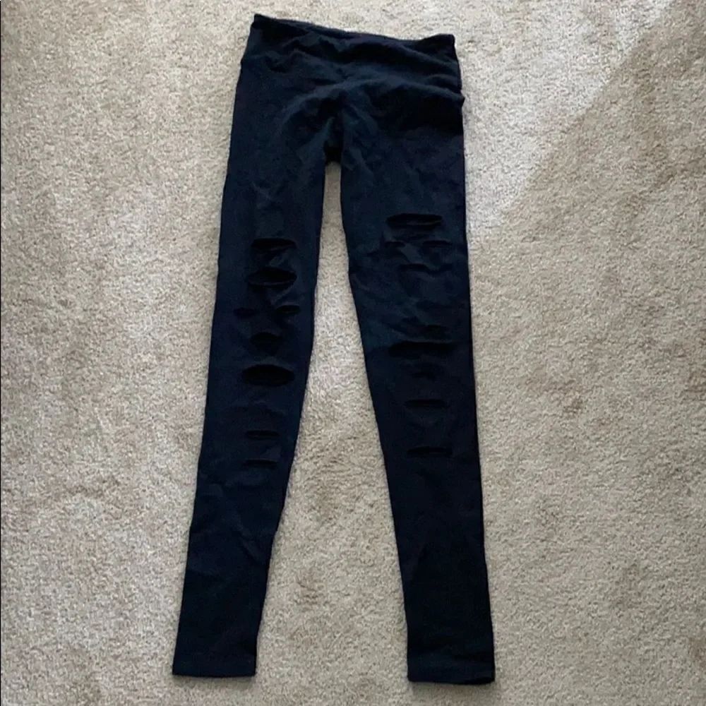 Black solow distressed legging XS